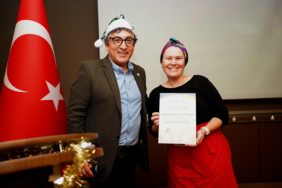 El Consulado de Colombia en Estambul celebró con connacionales el tradicional Día de las Velitas